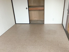 小工事コストを抑えて張り替えた畳風の床